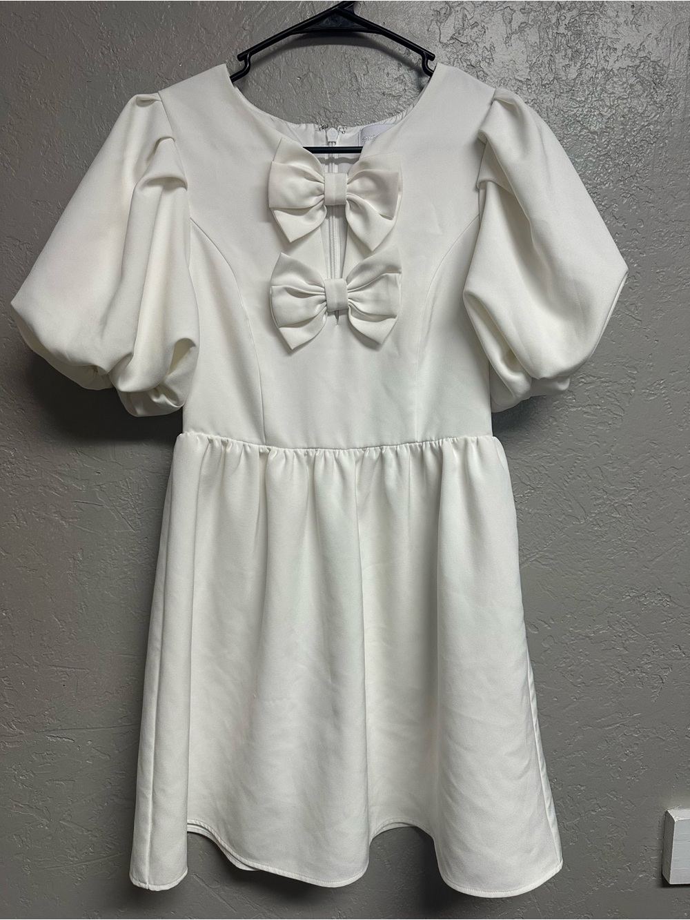 Sugarlips White Puff-Sleeve Dress with Front Bows‎ size small